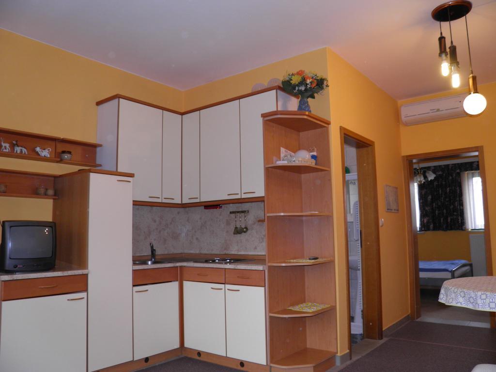 Pri Storklji Hotell Moravske-Toplice Rum bild